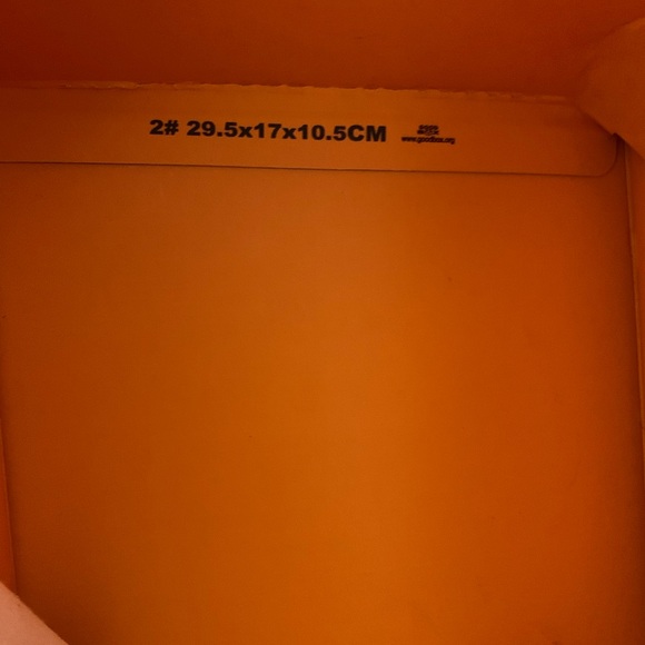 Tory Burch shoe box with dust bag - Picture 2 of 3